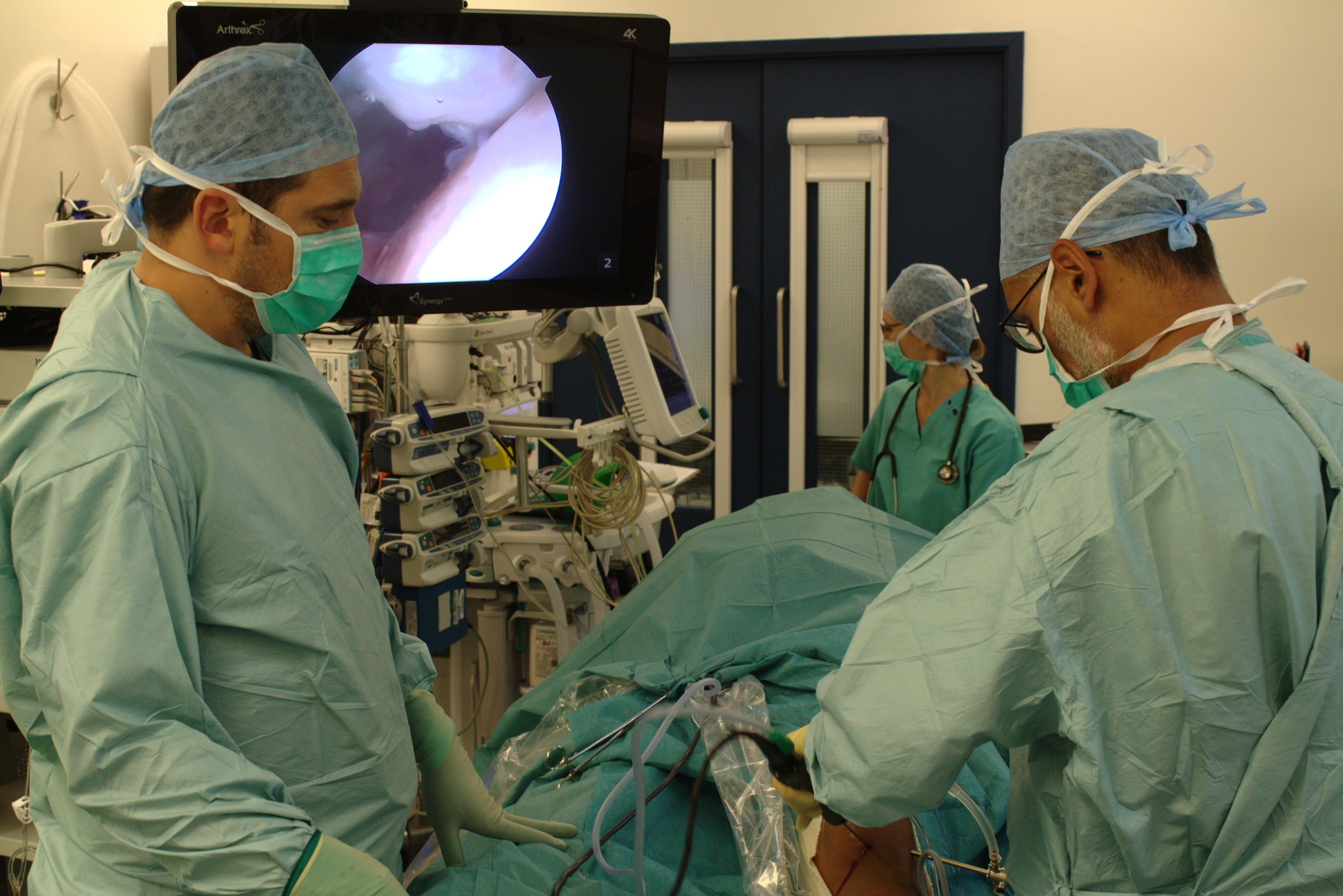 knee arthroscopy